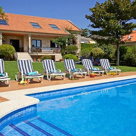 Villa Sleeps 10 Pool Wifi