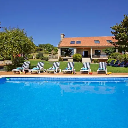 Villa Sleeps 10 Pool Wifi